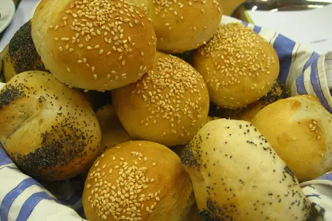 Rania Bakers photo 2